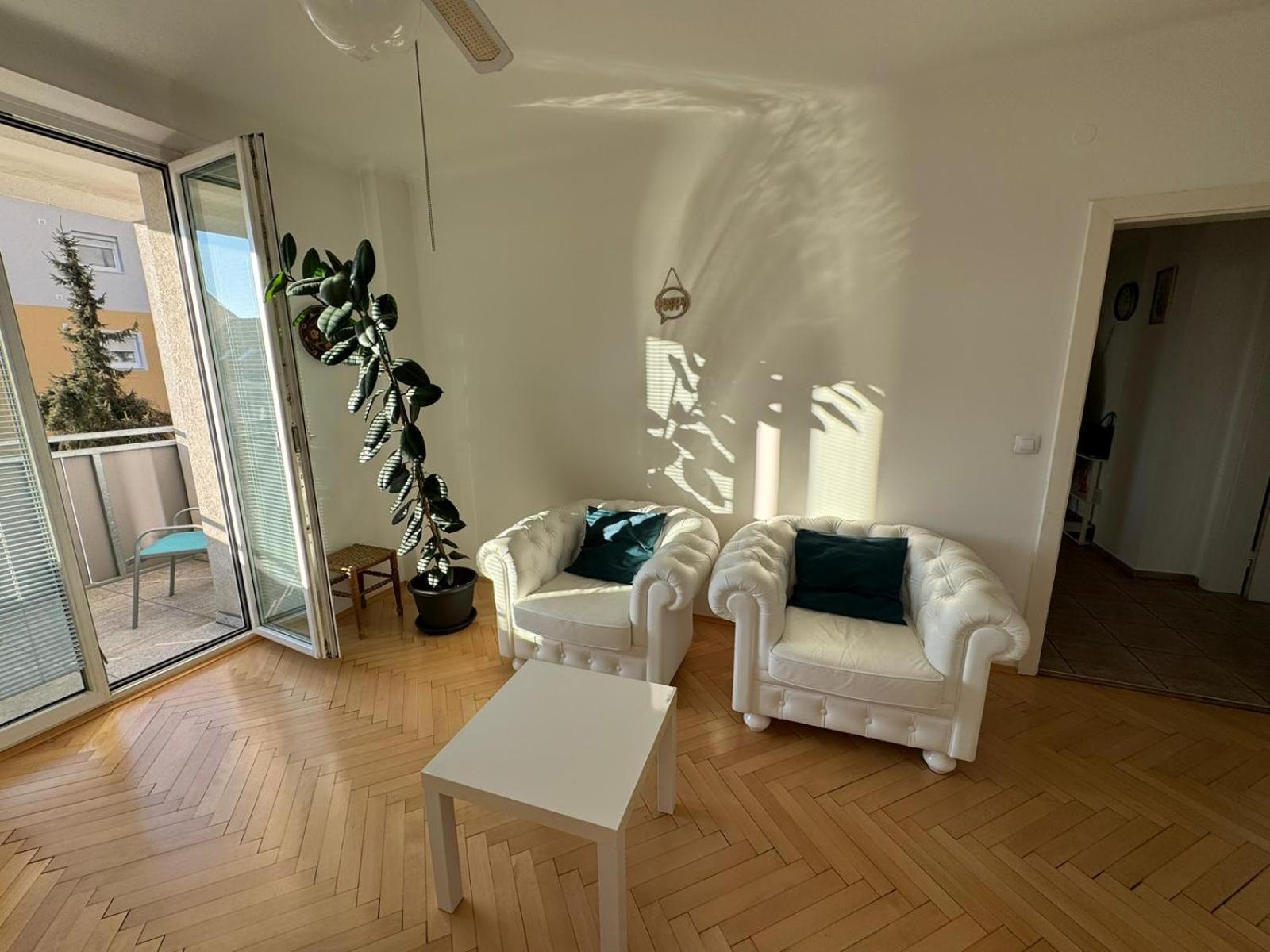 Appartement Marta à Klagenfurt am Wörthersee Extérieur photo
